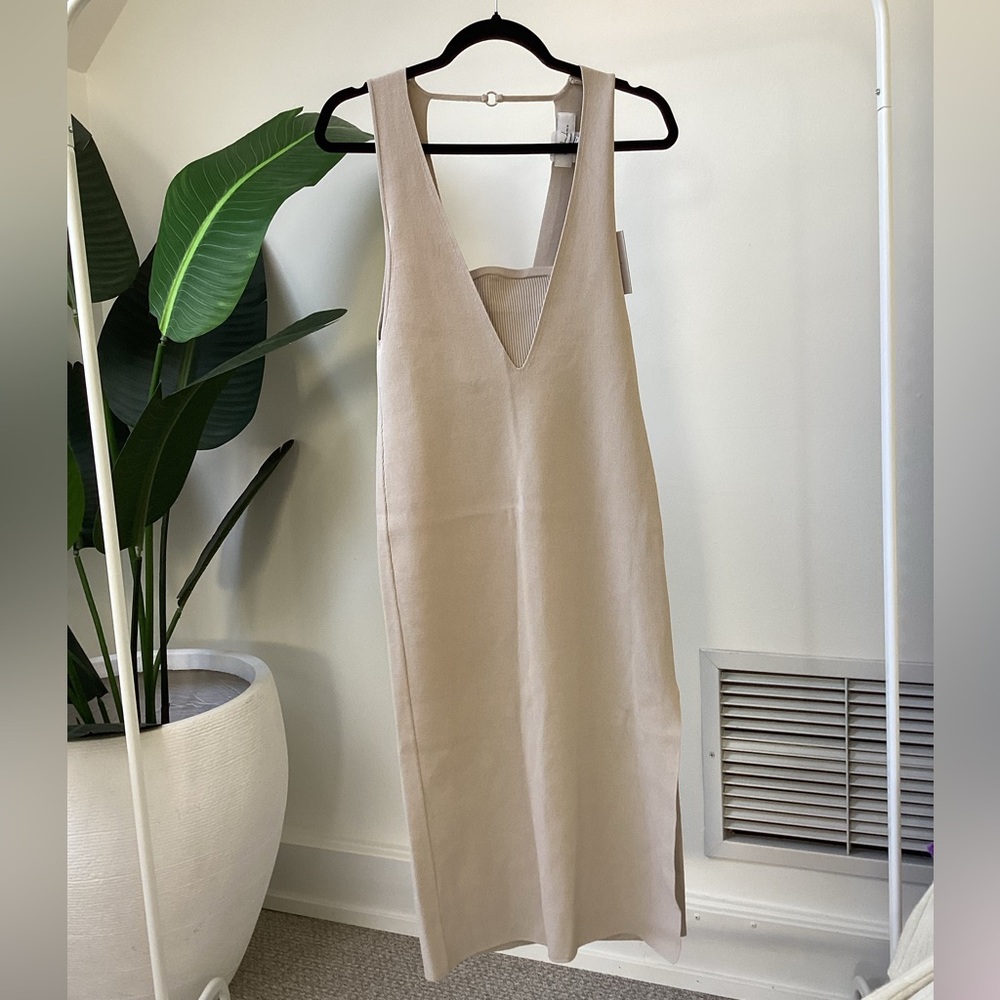L’Academie Siv v-neck midi dress